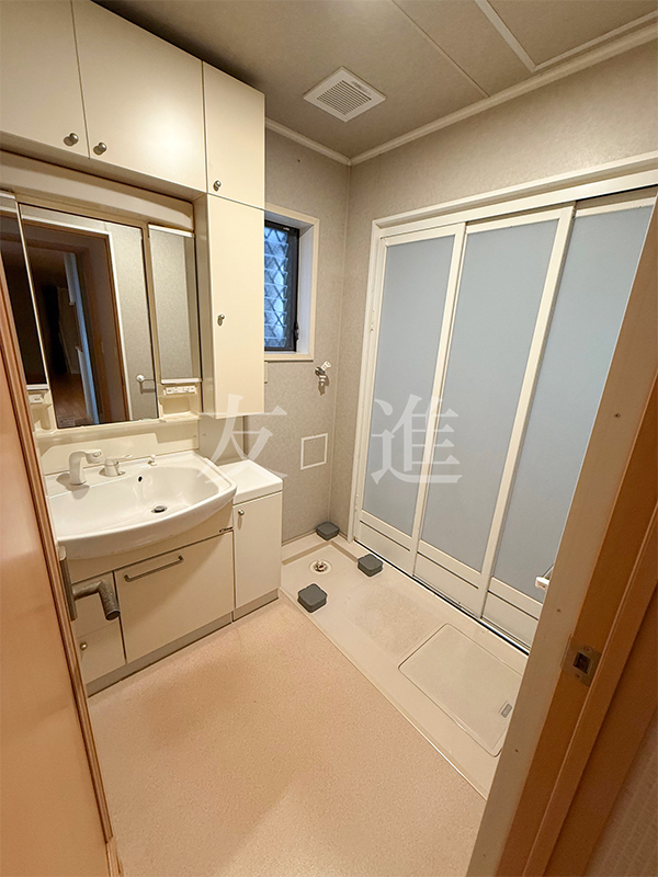 姫路市新在家3丁目(姫路駅)3階建 3LDK 1